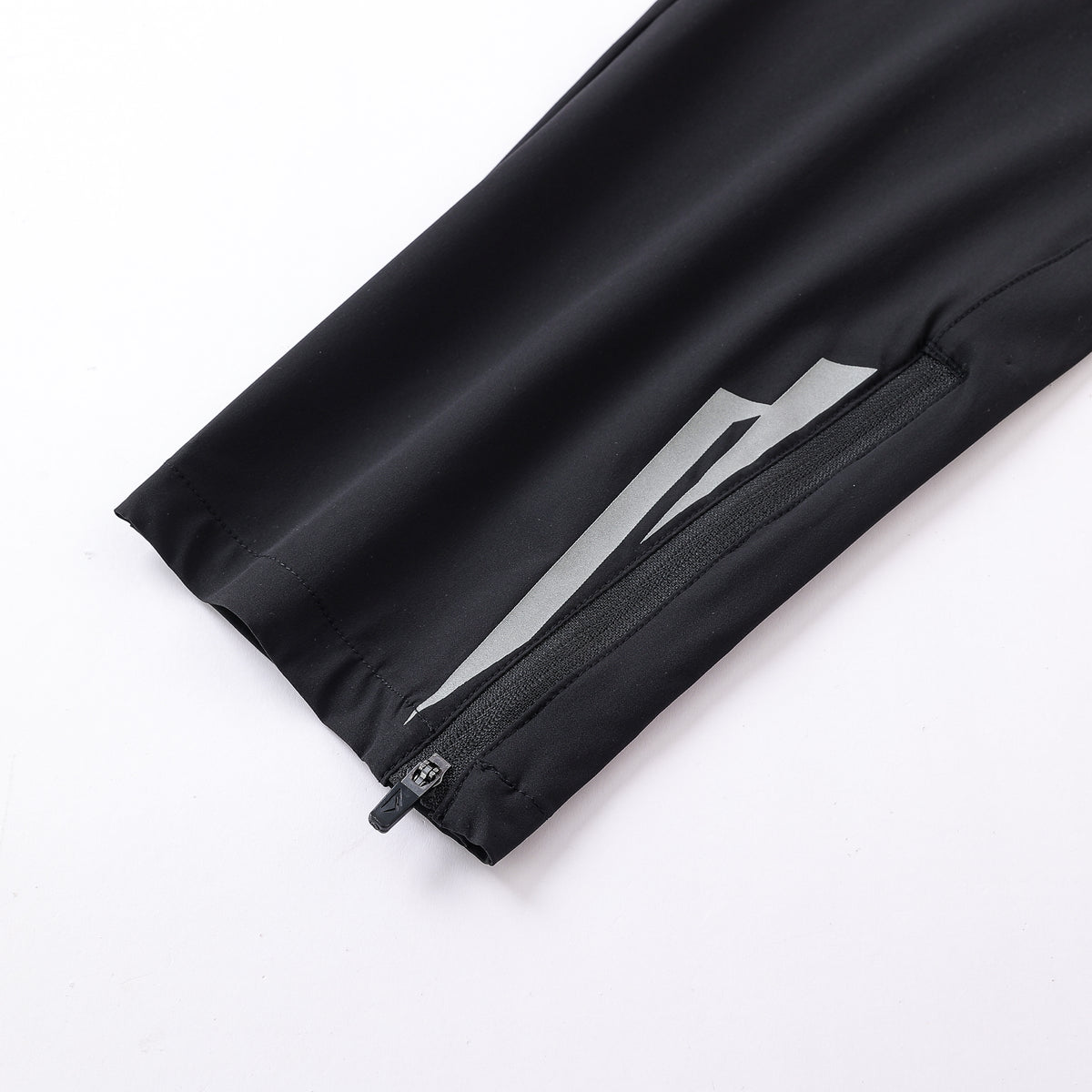 Tempo Tracksuit - Black/Gunmetal Grey