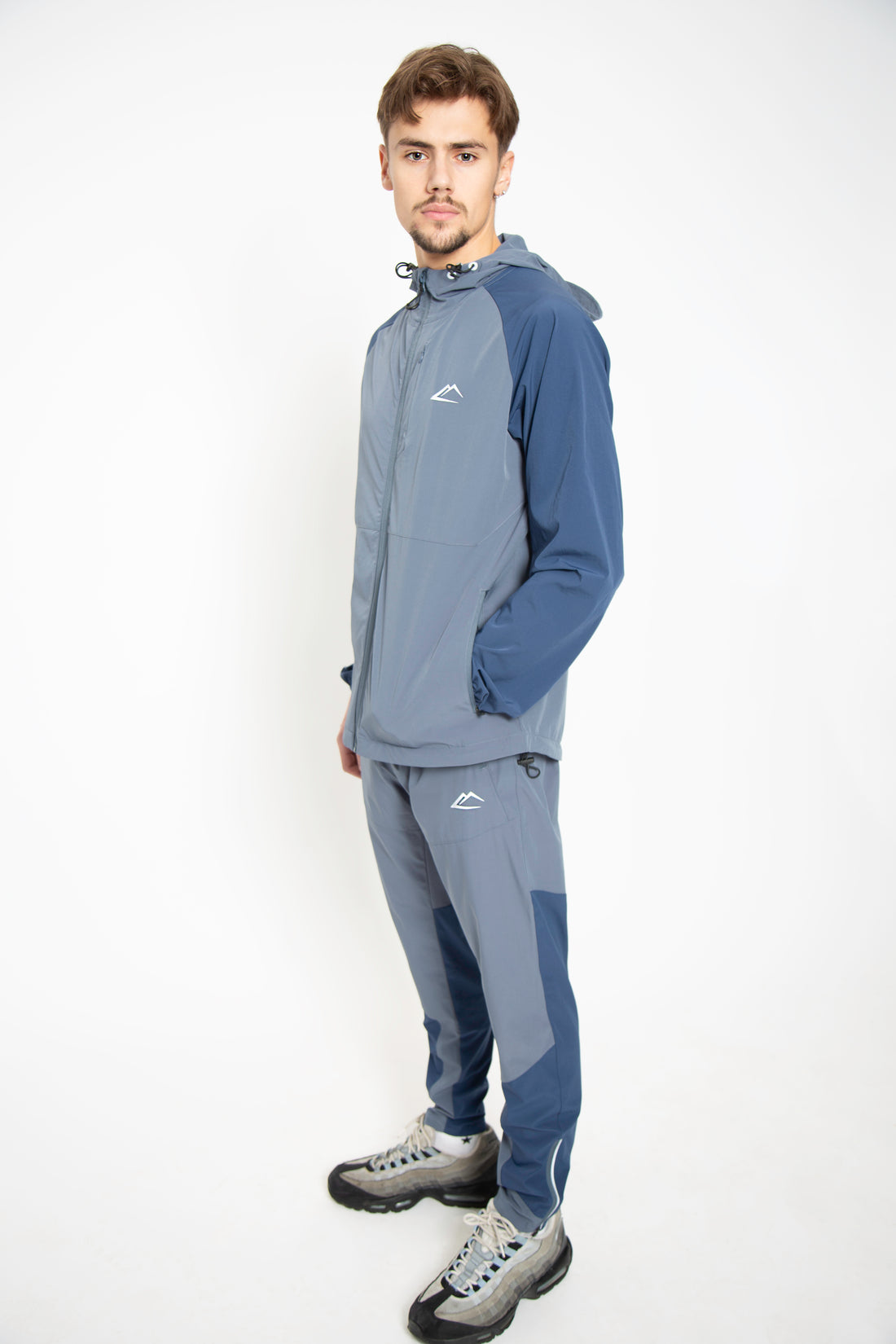 Apex Jacket - Cloud/Navy