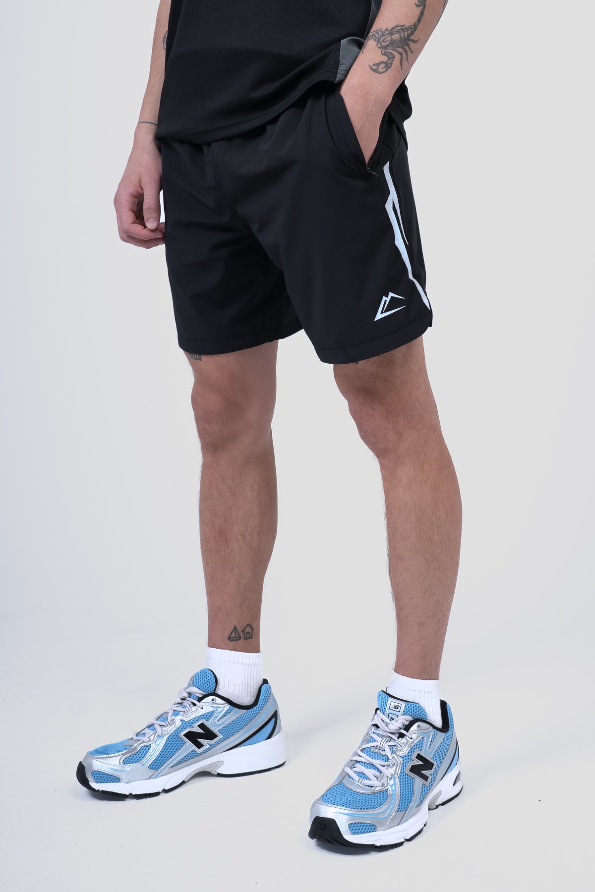 Tempo Shorts- Black