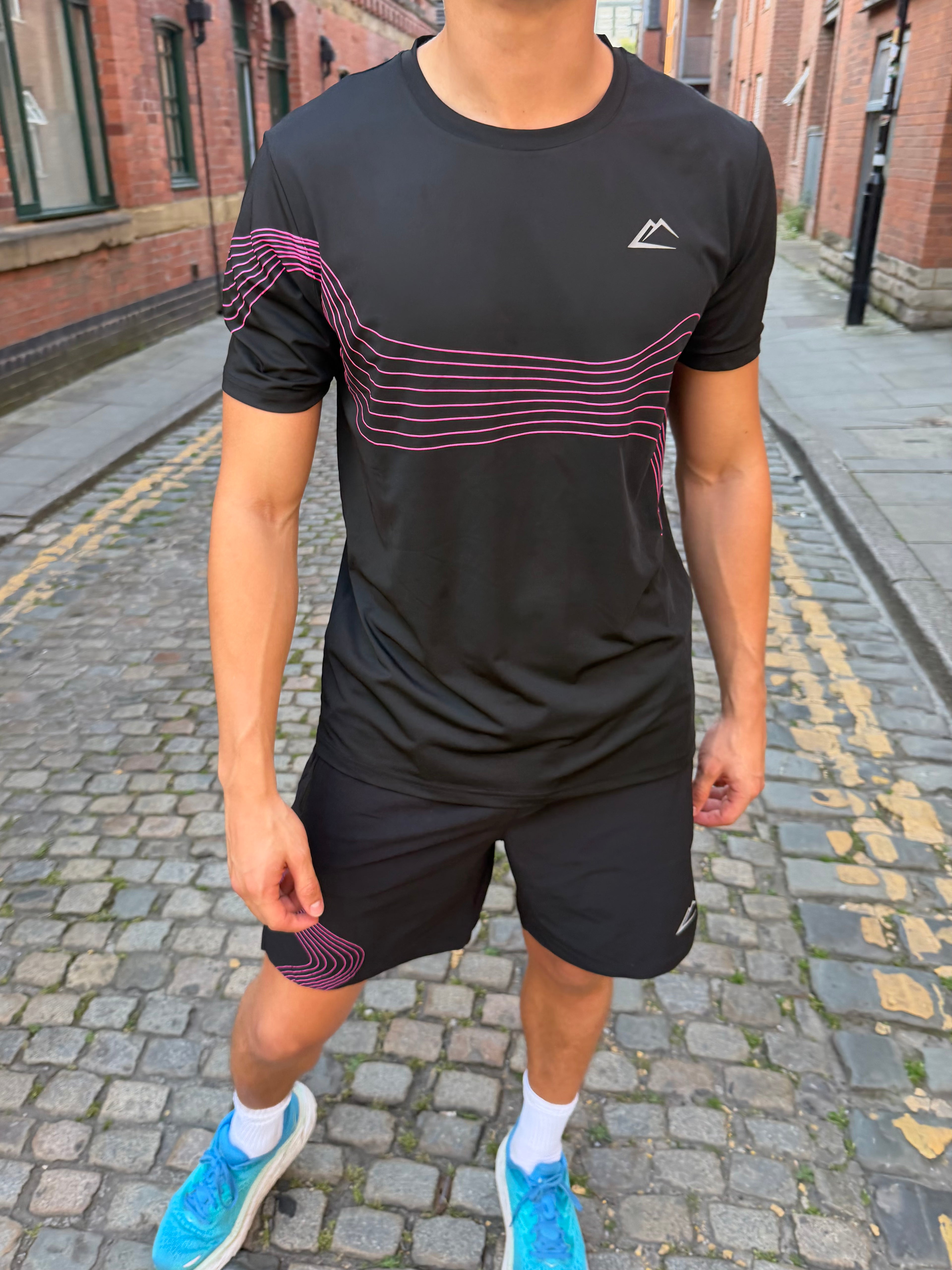 Wave 2.0 T-Shirt - Hyper Pink/Black